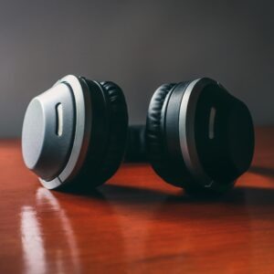 Hot Deal! Ultra-Bass Wireless Noise-Canceling Headphones – 40% OFF Limited Time